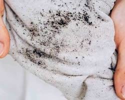 لکه گل و لای روی لباس و پارچه