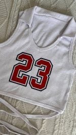 کراپ تاپ بندی سفید با چاپ عدد