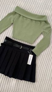 بلوز یقه قایقی کشبافت دخترانه سبز ماچا استایل با دامن مشکی