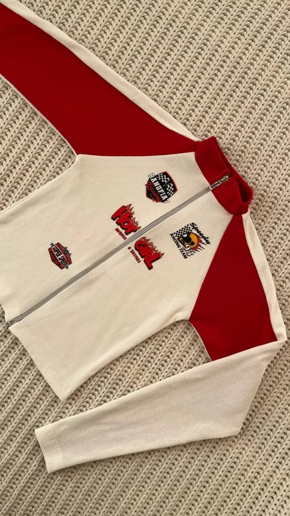 کراپ ریسینگ آستین فینگری سفید آستین قرمز