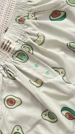 شلوارک راحتی دخترانه طرح آووکادو نمای نزدیک