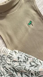 ست یقه اسکی و شلوارک راحتی دخترانه طرح برگ