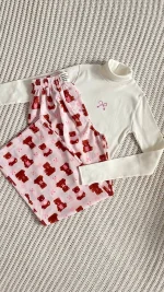 ست خانگی دخترانه یقه اسکی و شلوار طرح پاپیون