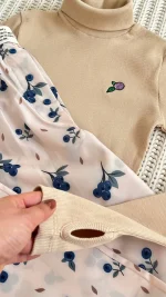 یقه اسکی آستین فینگر دار طرح بلوبری